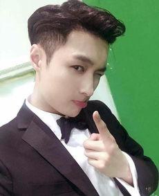 娱乐圈张艺兴吃瓜